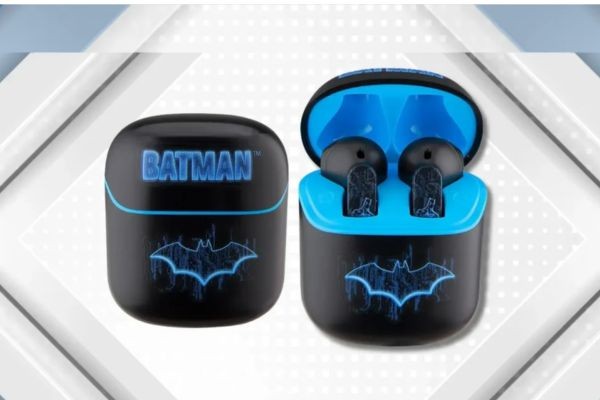 rs 125 only on thespark shop batman style wireless bt earbuds